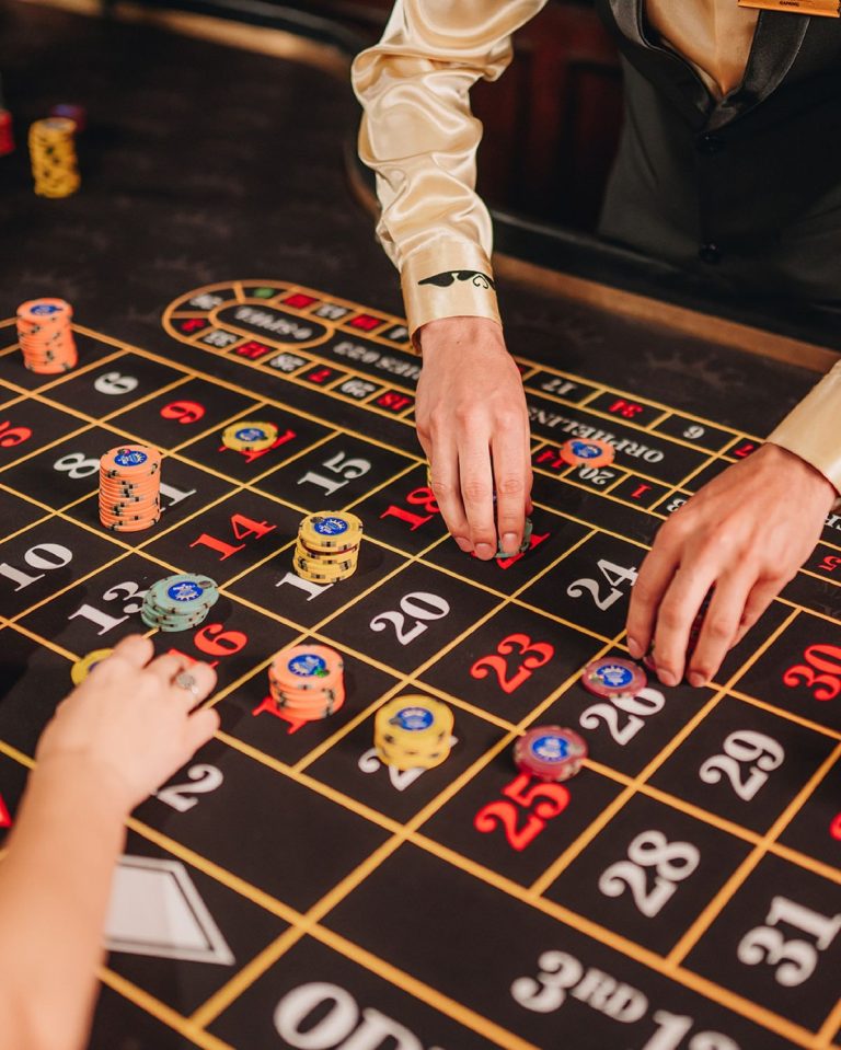 ¿Cómo reconocer un casino online riesgoso? Señales de alerta en licencias, pagos, KYC y condiciones